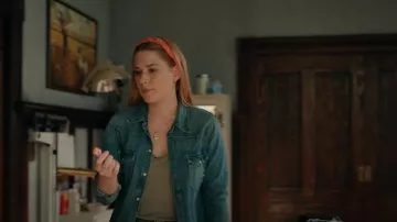 Nili Lotan Travis Oversize Denim Shirt usada por Melinda Monroe (Alexandra Breckenridge) vista en Virgin River (S05E05)