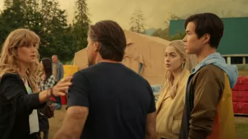 Wilfred Diaz Chaqueta usada por Lizzie (Sarah Dugdale) vista en Virgin River (S05E06)