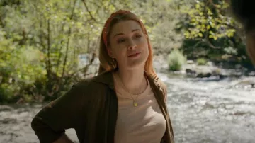 James Perse Slub Supima camiseta de algodón usada por Melinda Monroe (Alexandra Breckenridge) vista en Virgin River (S05E04)
