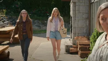 Converse Chuck Taylor All Star 70 Ox in Parchment worn by Lizzie (Sarah Dugdale) as seen in Virgin River (S05E04)