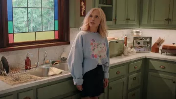 Jocelyn Replica Cat Sweatshirt usada por Muriel (Teryl Rothery) como se ve en Virgin River (S05E07)