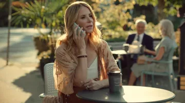 Kimono Free People Nightbird Burnout usado por Joey Barnes (Jenny Cooper) visto en Virgin River (S05E07)