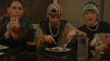 Burberry Beige Check Reversible Jacket porté par Natanael Cano en RPC avec Peso Pluma (Video Oficial)