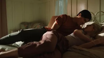 Fila Grey Sweatpants usados por Denny Cutler (Kai Bradbury) como se ve en Virgin River (S05E07)