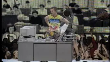 Tacones negros usados por Sandra McCoy para los MTV Video Music Awards 2001 en el Metropolitan Opera House en el Lincoln Center en la ciudad de Nueva York