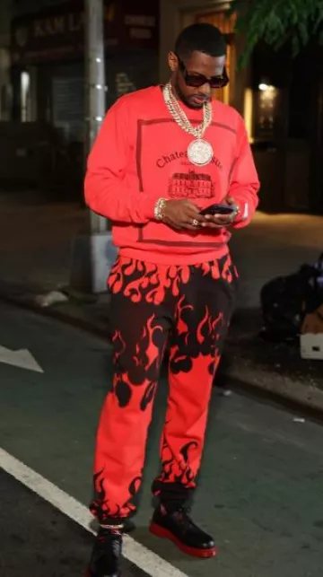 Gallery Dept. Red & Black Flames Sweatpants worn by Fabolous on his Instagram account @myfabolouslife