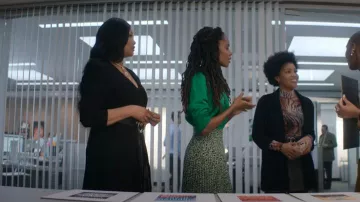 Boss Vaplina Ab­stract Print Pleat­ed Skirt worn by Hazel-May McCall (Ashleigh Murray) as seen in The Other Black Girl (S01E06)
