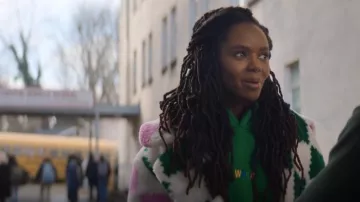 Wnka Gen­e­sis Emer­ald worn by Hazel-May McCall (Ashleigh Murray) as seen in The Other Black Girl (S01E06)