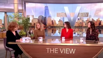 Vince Crochet-Trim Linen-Blend Cardigan porté par Joy Behar comme vu dans The View le 14 septembre 2023