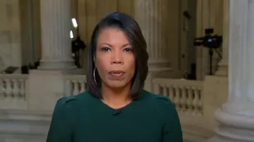 Calvin Klein Robe fourreau à manches courtes à manches rondes en malachite portée par Nikole Killion comme vu dans CBS Evening News le 14 septembre 2023