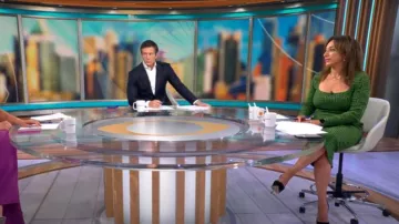 Robe midi Ganni en tricot côtelé portée par Michelle Miller comme vu dans CBS Mornings le 15 septembre 2023