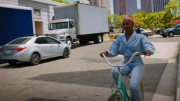 Mother The Big Time Jumpsuit usado por Vanessa 'Ness' Johnson (Samantha Marie Ware) como se ve en All Rise (S03E11)