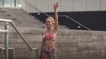 Lorna Jane Retro Revival Ankle Biter Leggings portés par Wren (Annabel Wolfe) comme on le voit dans Surviving Summer (S02E02)