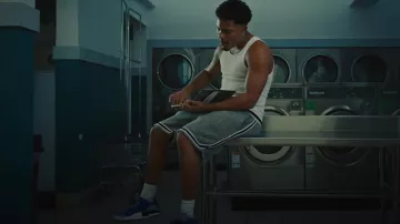 John Elliott Moss Grey Wool Game Shorts porté par Myke Towers à Lo Logré (Video Oficial)