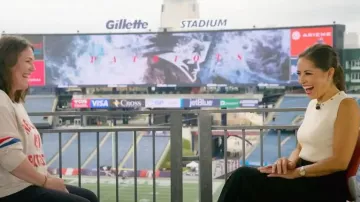 Sandro Reva Sleeveless Knit Crop Sweater porté par Kaylee Hartung comme vu dans Aujourd’hui le 18 septembre 2023