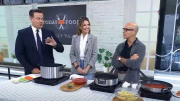 Chemise Bouclé Regular Fit en laine mérinos certifiée Slowear portée par Stanley Tucci comme vu dans Aujourd’hui le 19 septembre 2023