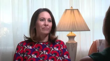 Marni Blouse en crêpe imprimée florale portée par Nancy Cordes comme vu dans CBS Mornings le 19 septembre 2023
