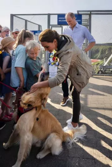 Veja Esplar Leather Low Top Sneakers worn by Catherine, Duchess of Cambridge at St. David’s Rnli on September 8, 2023