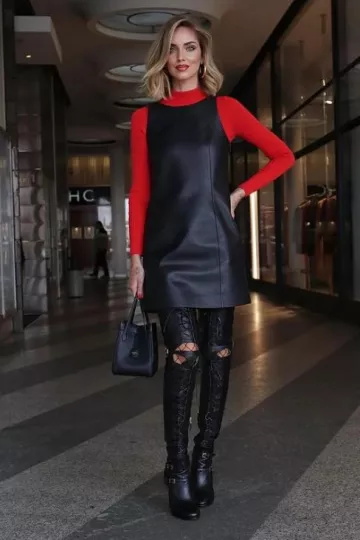 Fendi Delfina Botas de tacón alto de cuero negro usadas por Chiara Ferragni en su publicación de Instagram el 20 de septiembre de 2023