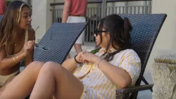 Chemise à carreaux Billabong Sunshine portée par Summer Torres (Sky Katz) vue dans Surviving Summer (S02E04)