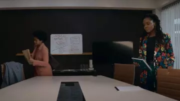 Alice + Olivia Macey Floral Blazer worn by Hazel-May McCall (Ashleigh Murray) as seen in The Other Black Girl (S01E07)