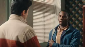 Polo a rayas de Asos River Island usado por Jackson Marchetti (Kedar Williams-Stirling) como se ve en Sex Education (S04E02)