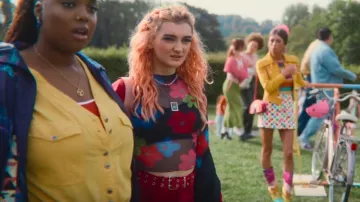 Asos Design Mesh Top usado por Abbi (Anthony Lexa) como se ve en Sex Education (S04E02)