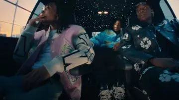 Who Decides War Pink Stained Glass Varsity Jacket usada por Lil Tecca en el video musical de TEC