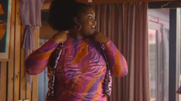 Asos Design Curve Mix And Match Bikini usado por Aisha (Alexandra James) como se ve en Sex Education (S04E03)
