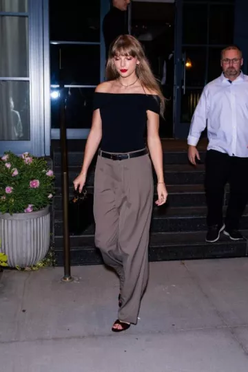 Aquazzura Twist Slide Sandal worn by Taylor Swift in New York City on September 21, 2023