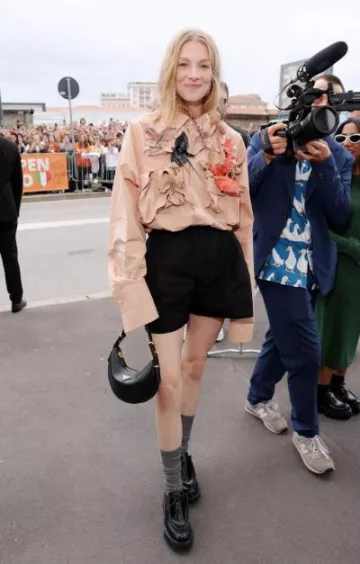 Calcetines de algodón de Prada usados por Hunter Schafer en la publicación del Prada Show el 21 de septiembre de 2023
