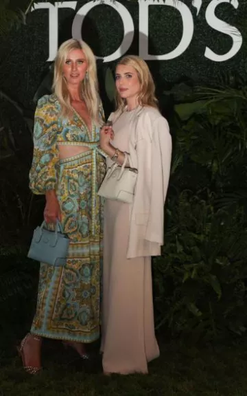 Zimmermann Halcyon Tie Front Midi Dress porté par Nicky Hilton Rothschild au Tod’s Hamptons Dinner post le 26 juillet 2023