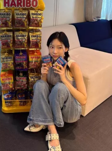 Ganni Slingback Slingback Flat en cuir verni porté par Taeyeon sur son post Instagram le 17 août 2023