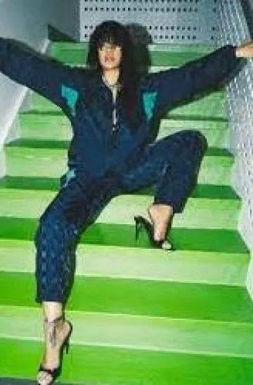 Giuseppe Zanotti Intriigo Pointy Toe Patent Mules usados por Rihanna en su Instagram el 22 de septiembre de 2023