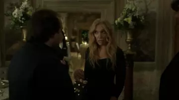 Robe noire portée lors de sa rencontre avec Don Carlo par Kristin (Toni Collette) dans le film Mafia Mamma