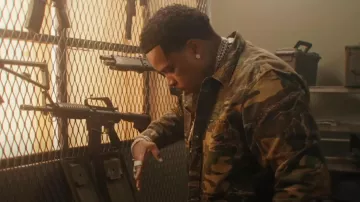 Chemise de travail Supreme Brown Camo Snap portée par Finesse2tymes in Warfare [Official Music Video]