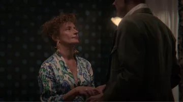 Zara Print­ed Wrap Dress worn by Gloria (Anna Francolini) as seen in Sex Education (S04E04)