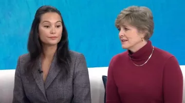 Prada Prince of Wales Leather Belted Blazer usado por Emma Heming Willis como se ve en Today el 25 de septiembre de 2023