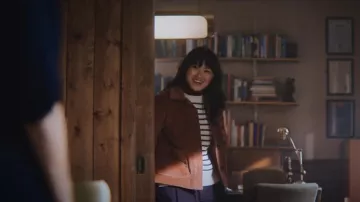 Chaqueta de Corduroy de Pana de Montaje Libre usada por (Thaddea Graham) como se ve en Sex Education (S04E06)