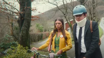 Asos Design Wrap Mini Vestido usado por Ruby Matthews (Mimi Keene) como se ve en Sex Education (S04E06)