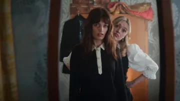 Otras historias Mini camisa Vestido usado por Maeve Wiley (Emma Mackey) como se ve en Sex Education (S04E06)