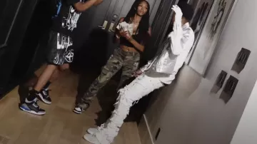 Guapi Ghost White Stacked Cargo Jeans porté par YoungBoy Never Broke Again In Testimony [Official Video Music]