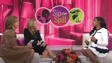 Sergio Hudson Falda de tenis mini crepe plisada usada por Keke Palmer como se ve en Today with Hoda & Jenna el 25 de septiembre de 2023