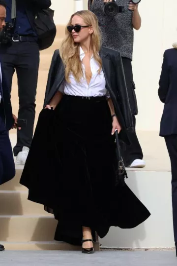 Dior Large Rose Des Vents Medallion worn by Jennifer Lawrence at Dior Show on September 26, 2023