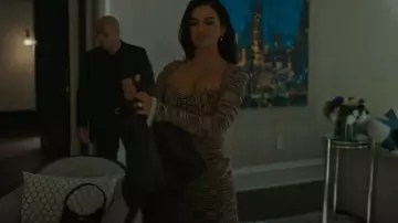 Simkhai Vesna Pleated Space Dye Twisted Top usado por Aaliyah (Stephanie Buddenbrock) como se ve en Special Ops: Lioness (S01E07)