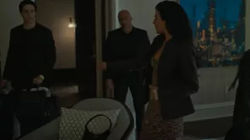 Prada Shoul­der Bag worn by Aaliyah (Stephanie Buddenbrock) as seen in Special Ops: Lioness (S01E07)