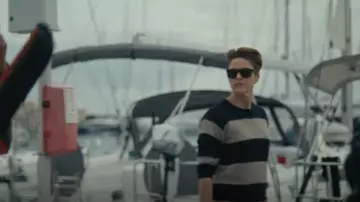 Ray Ban Justin Sun­glass­es worn by Bobby (Jill Wagner) as seen in Special Ops: Lioness (S01E08)