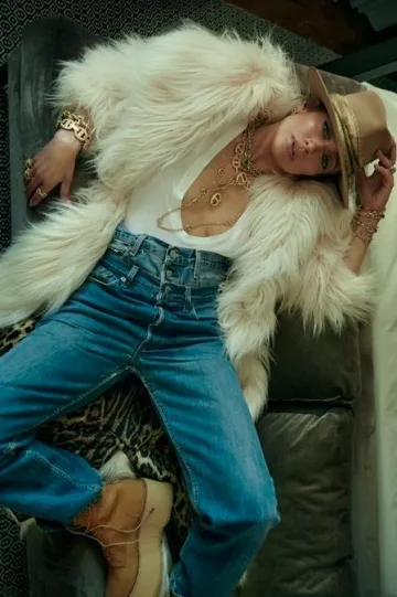 R13 Double Stack Lace Up Boots usadas por Jennifer Lopez en su Facebook el 16 de septiembre de 2023