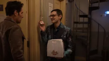 Pal Zileri Flo­ral Bro­cade Evening Jack­et worn by Cliff Demeo (Wesley Taylor) as seen in Only Murders in the Building (S03E09)