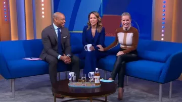 Chloe Light Wool Intarsia Tight Turtleneck Colorblock Suéter usado por Jennifer Ashton como se ve en Good Morning America el 26 de septiembre de 2023